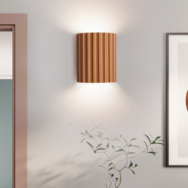 Modern Wavy Wall Light – Stylish Up & Down Resin Design