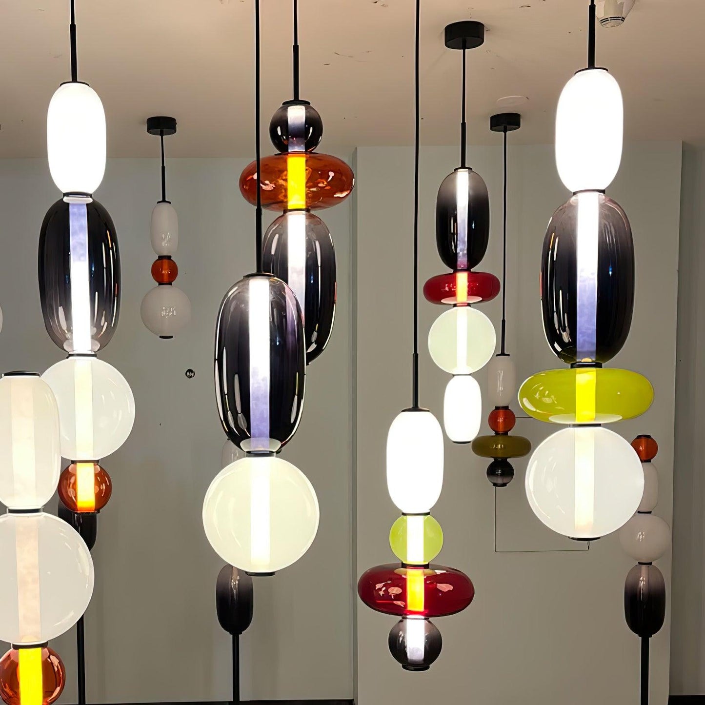 Kandiertes Glas Pendant Light – Vibrant LED Glass Fixture for a Stylish Interior