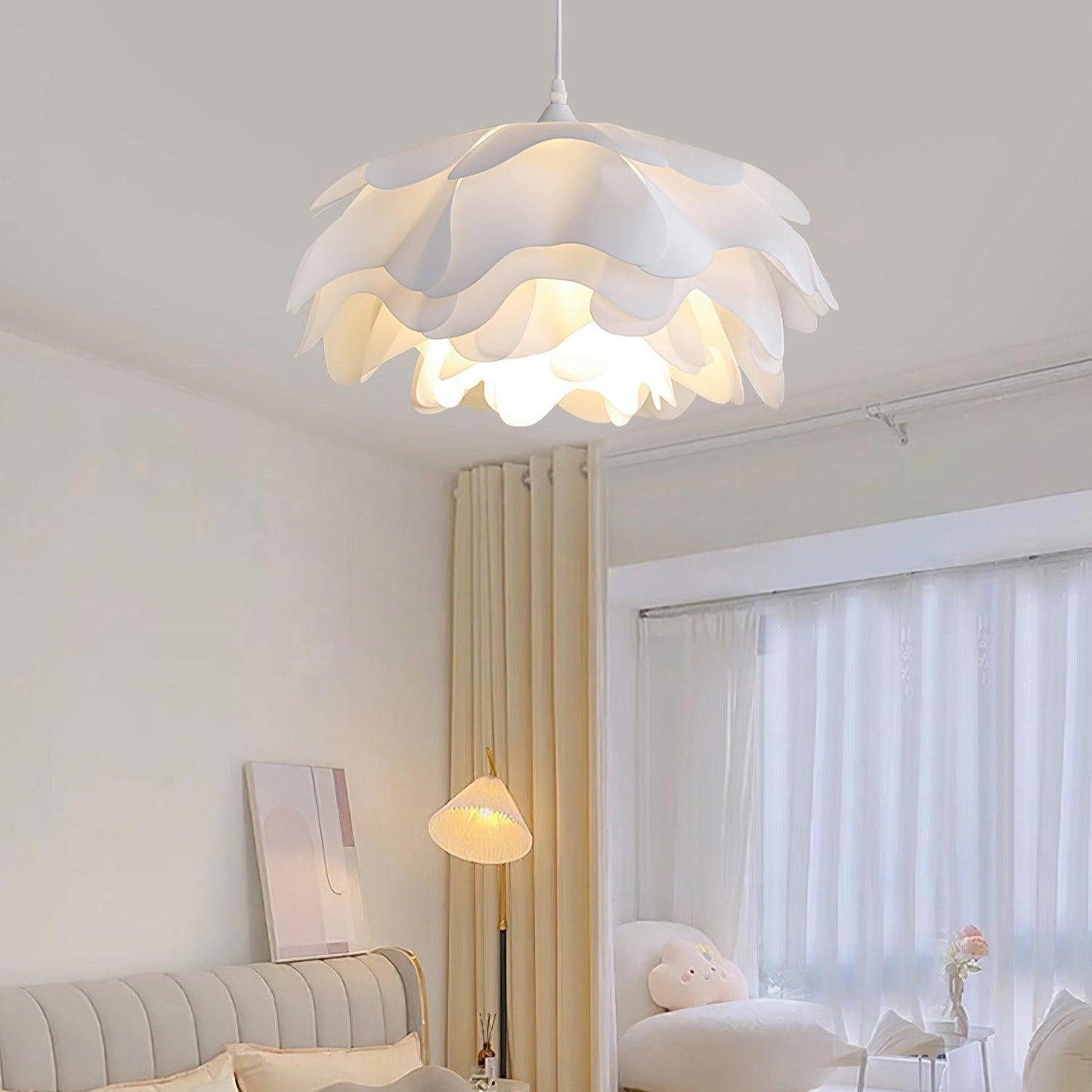 Flower-Shaped White Pendant Light – Elegant LED Ceiling Lamp with Adjustable Height