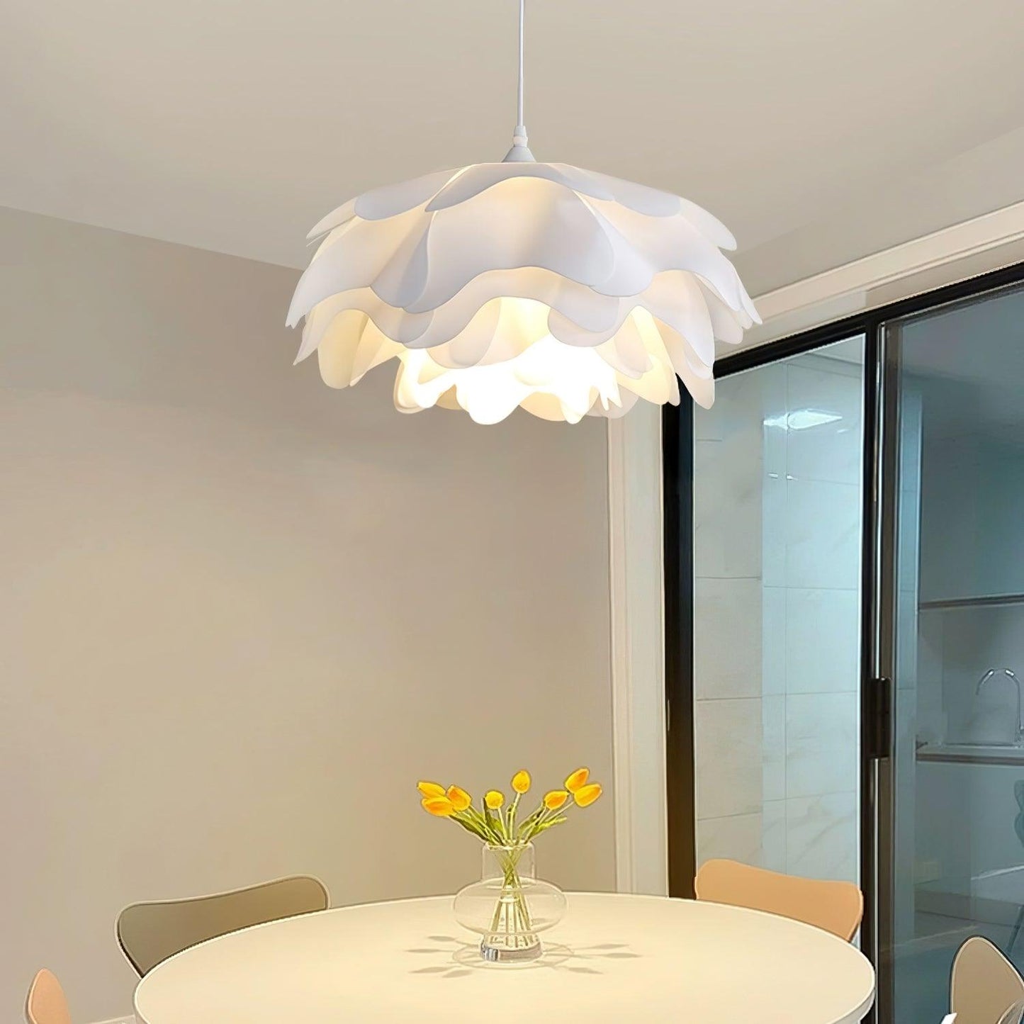 Flower-Shaped White Pendant Light – Elegant LED Ceiling Lamp with Adjustable Height