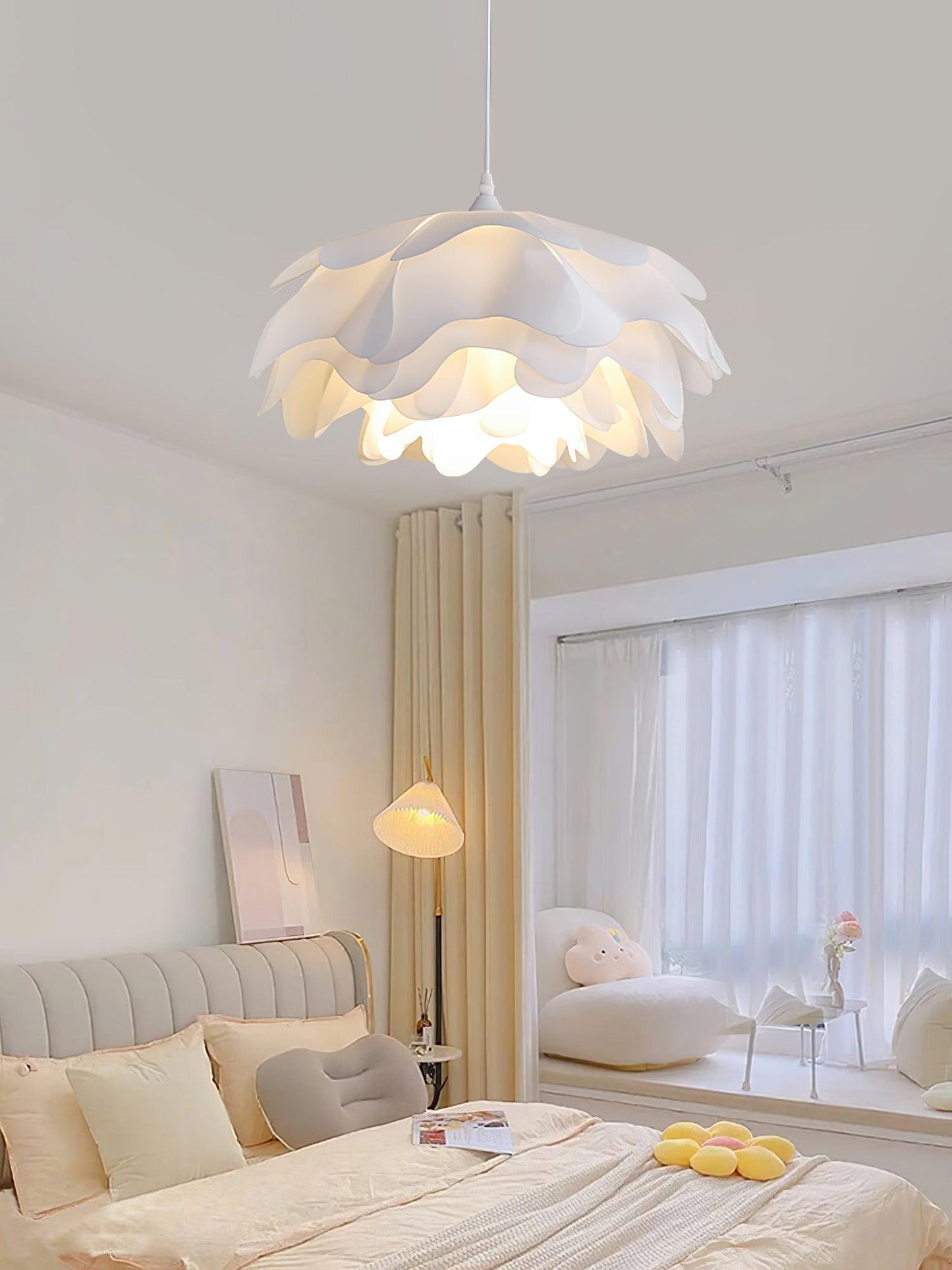 Flower-Shaped White Pendant Light – Elegant LED Ceiling Lamp with Adjustable Height