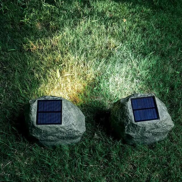 Solar Rock Design Garden Lamp – Elegant and Discreet Lighting for Your Outdoors