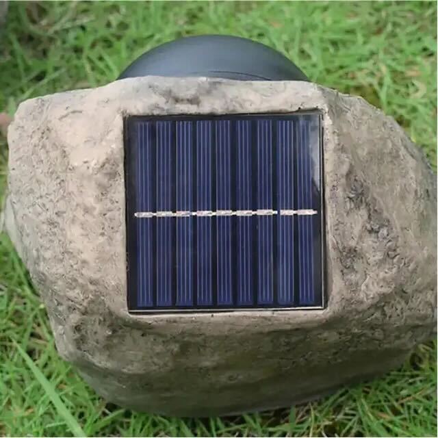 Solar Rock Design Garden Lamp – Elegant and Discreet Lighting for Your Outdoors