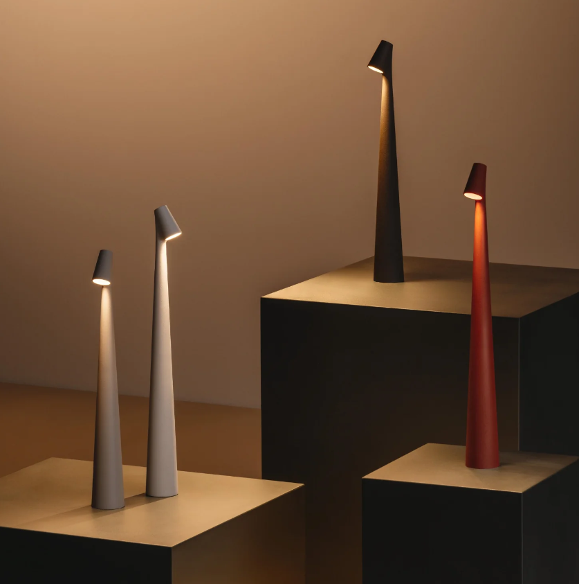 The Opal Light – Elegant Table Lamp for a Refined Ambiance