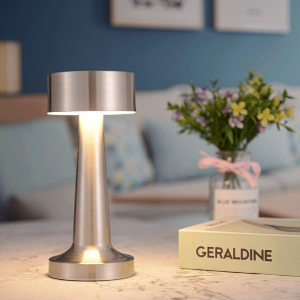 Luxury Restaurant Bar Table Lamp – Elegant & Dimmable LED Lighting