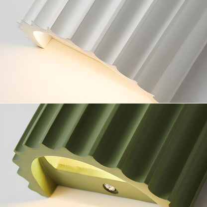 Modern Wavy Wall Light – Stylish Up & Down Resin Design