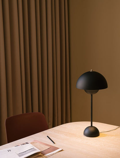 Umbrella Retro Table Lamp – Elegant and Practical Vintage-Inspired Design